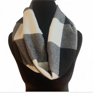 Black & White Buffalo Check Infinity Scarf
